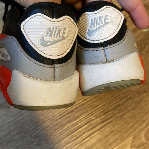 Nike AirMax Running Shoes - Picture 7 of 7